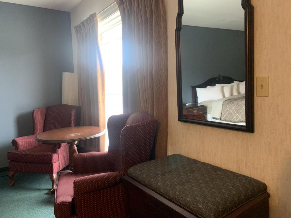 Bancroft Inn & Suites מראה חיצוני תמונה