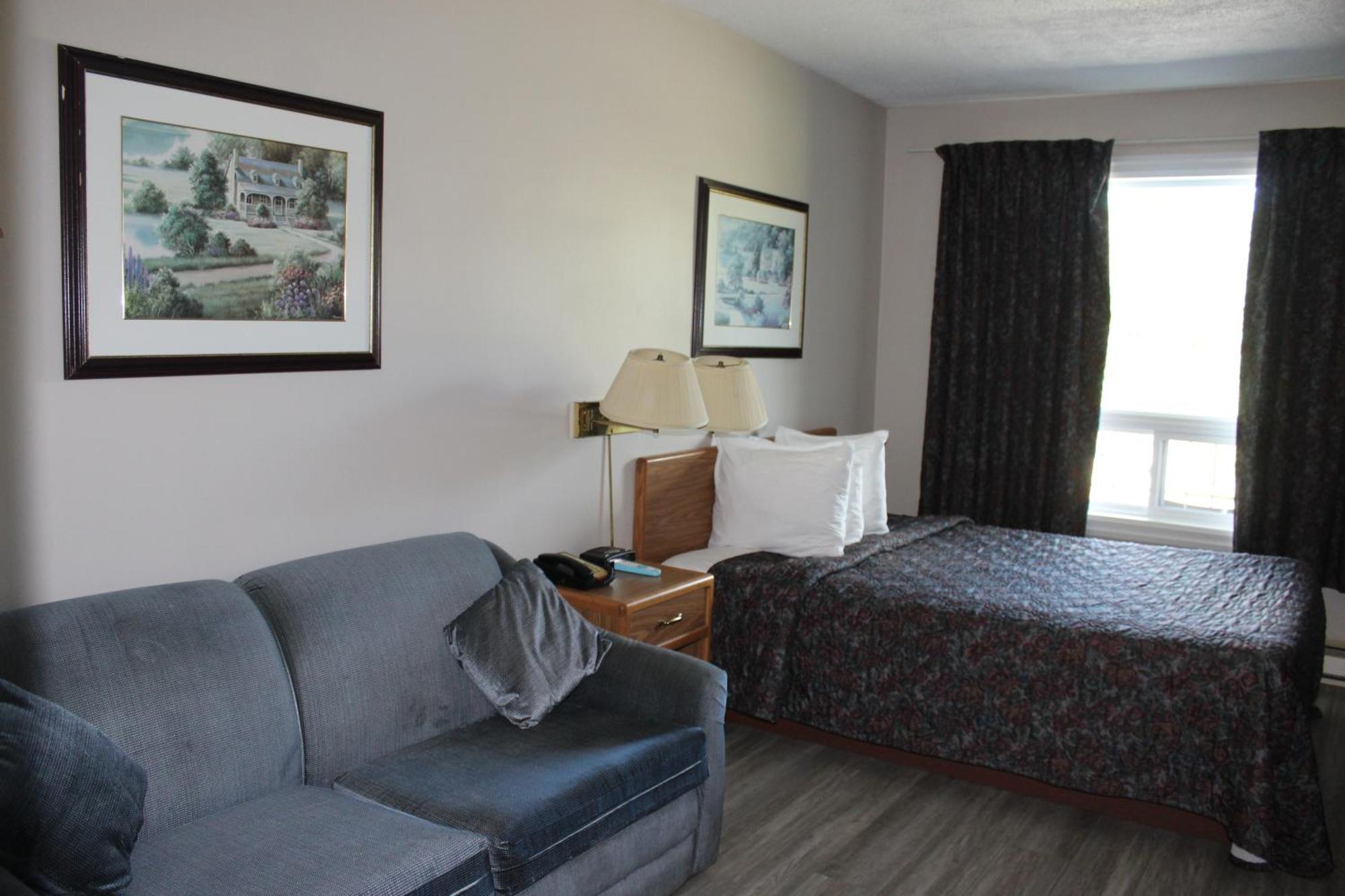 Bancroft Inn & Suites מראה חיצוני תמונה