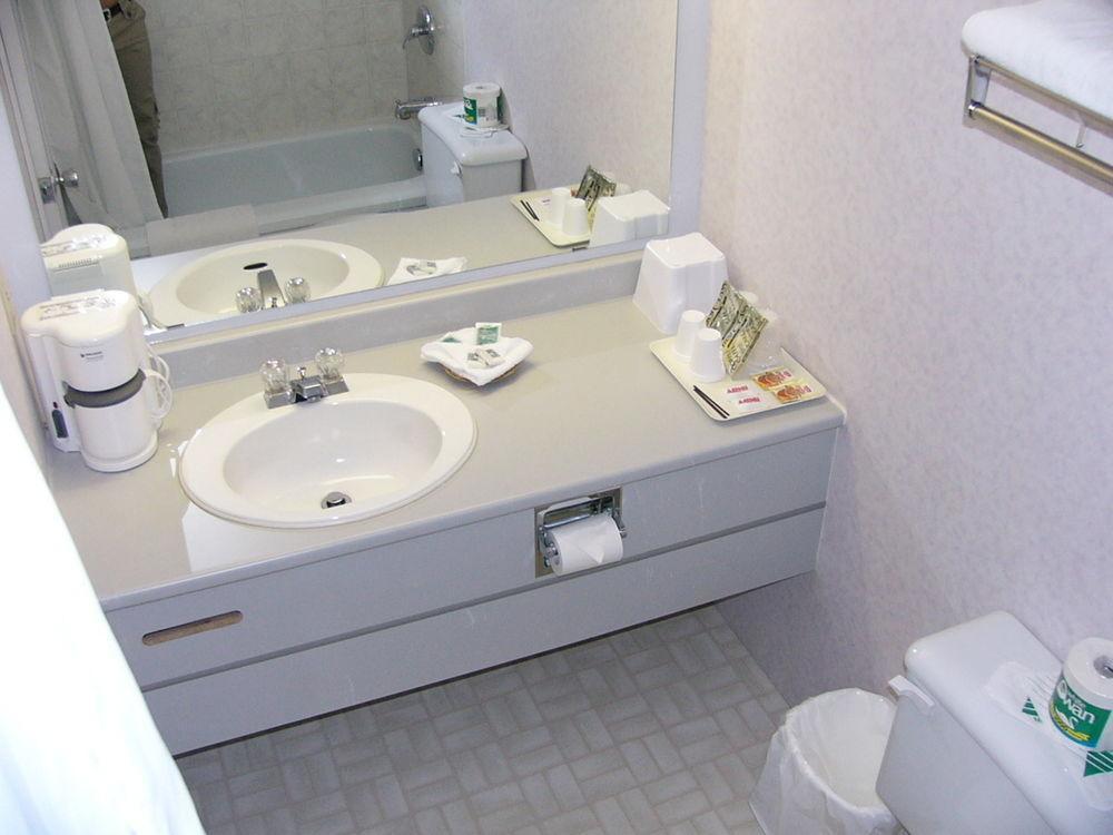 Bancroft Inn & Suites מראה חיצוני תמונה
